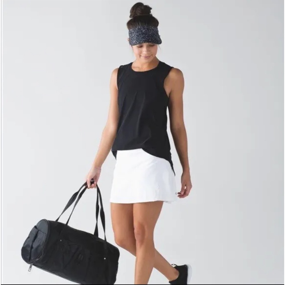 LULULEMON Women's Circuit Breaker white skirt, EEUC, size 4